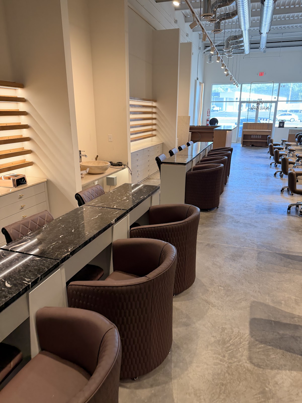 Manicure bar looking toward the front windows